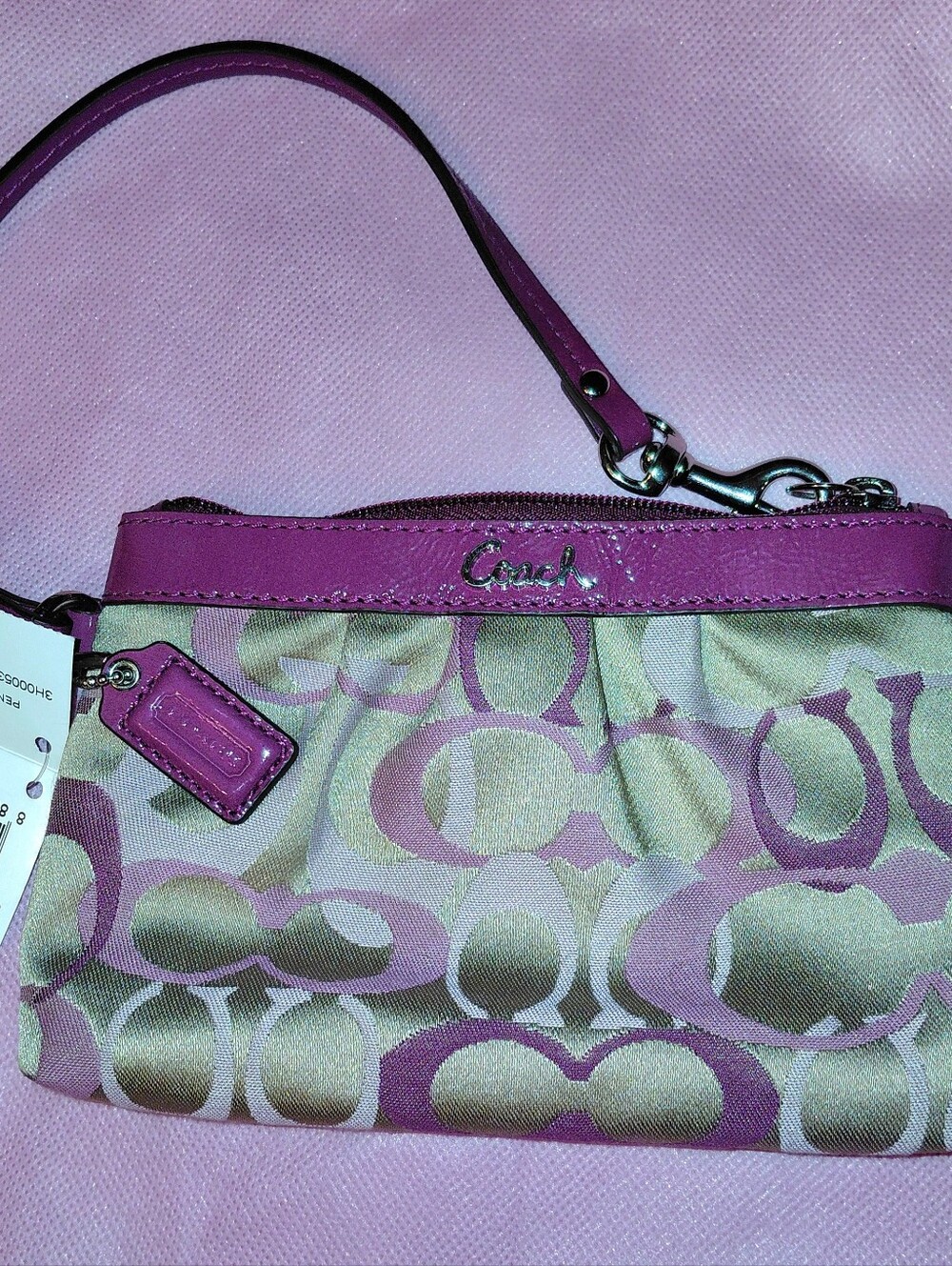 Coach Penelope Opt Art Signature Wristlet Clutch. F45756, Magenta Leather Trim